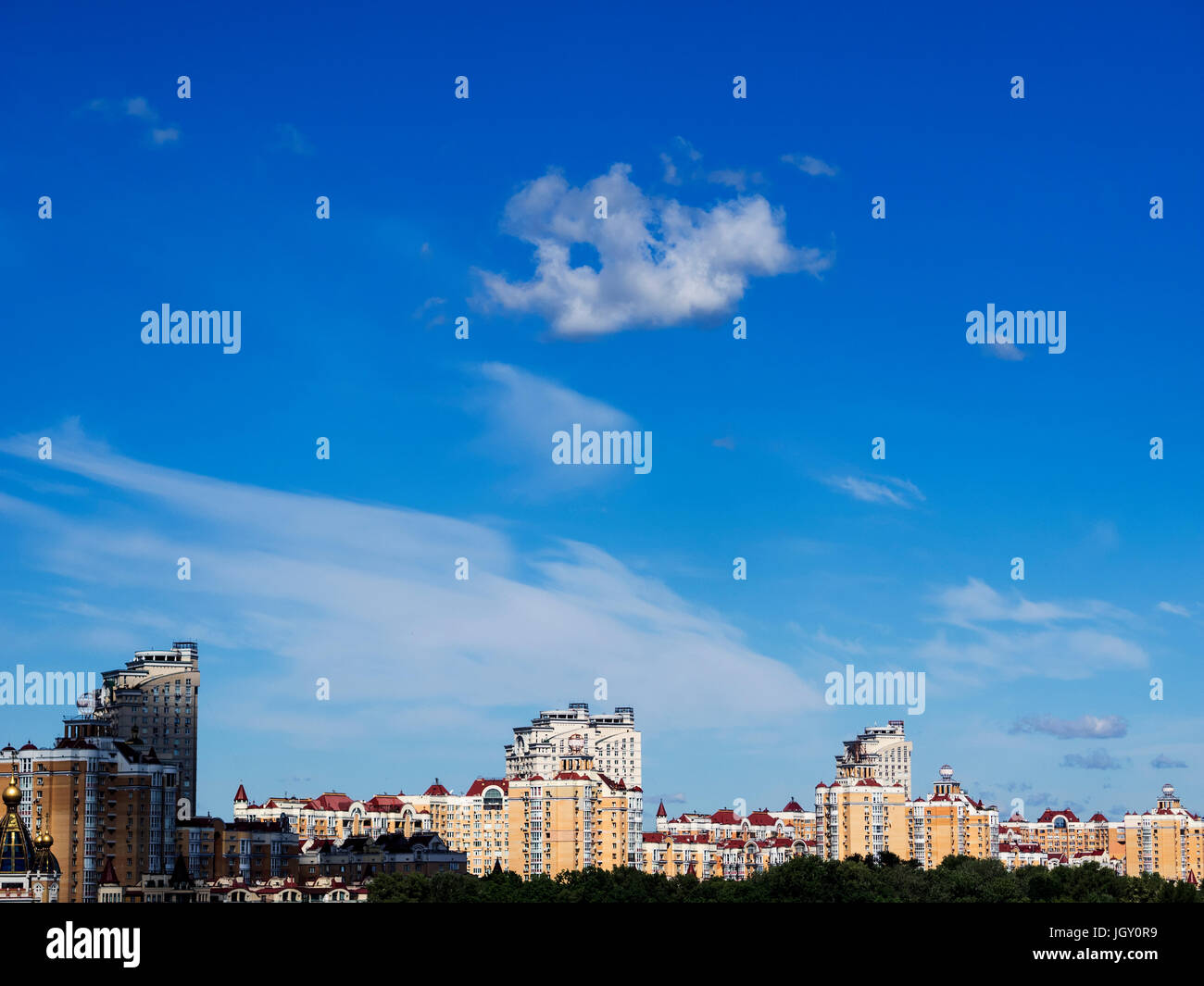 Vista del Obolon distretto da Mosca il ponte sul fiume Dnieper, Kiev Foto Stock