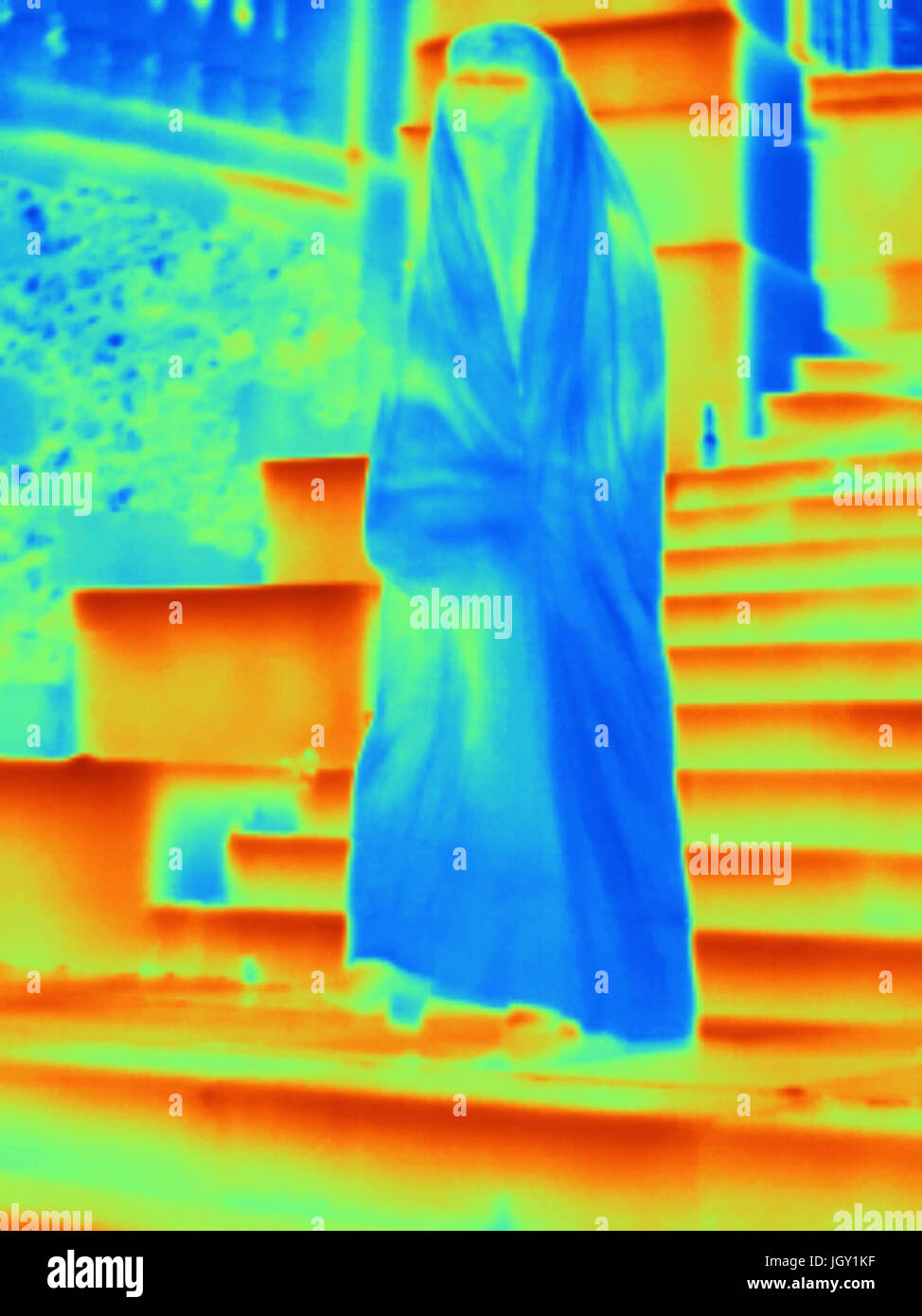 Immagine termica donna musulmana di indossare burka Foto Stock