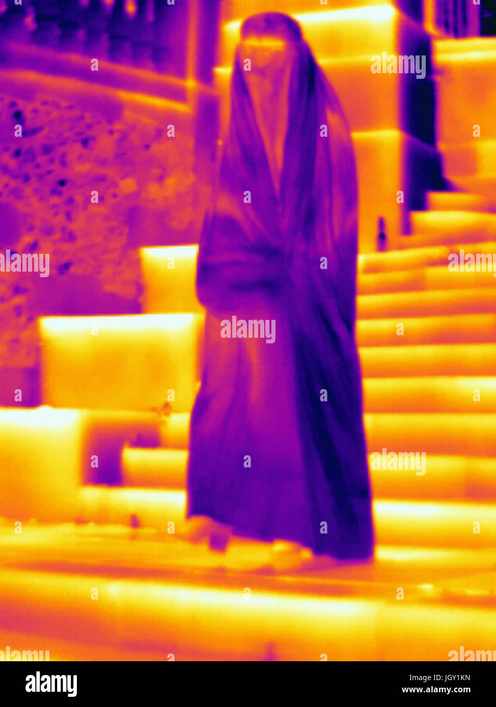 Immagine termica donna musulmana di indossare burka Foto Stock