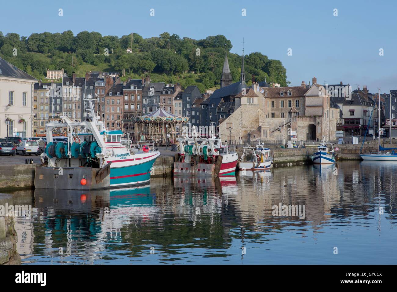 Francia, Région Normandie, Calvados, Côte Fleurie, Honfleur, porta Bassin de l'Est, bateaux de pêche Photo Gilles Targat Foto Stock