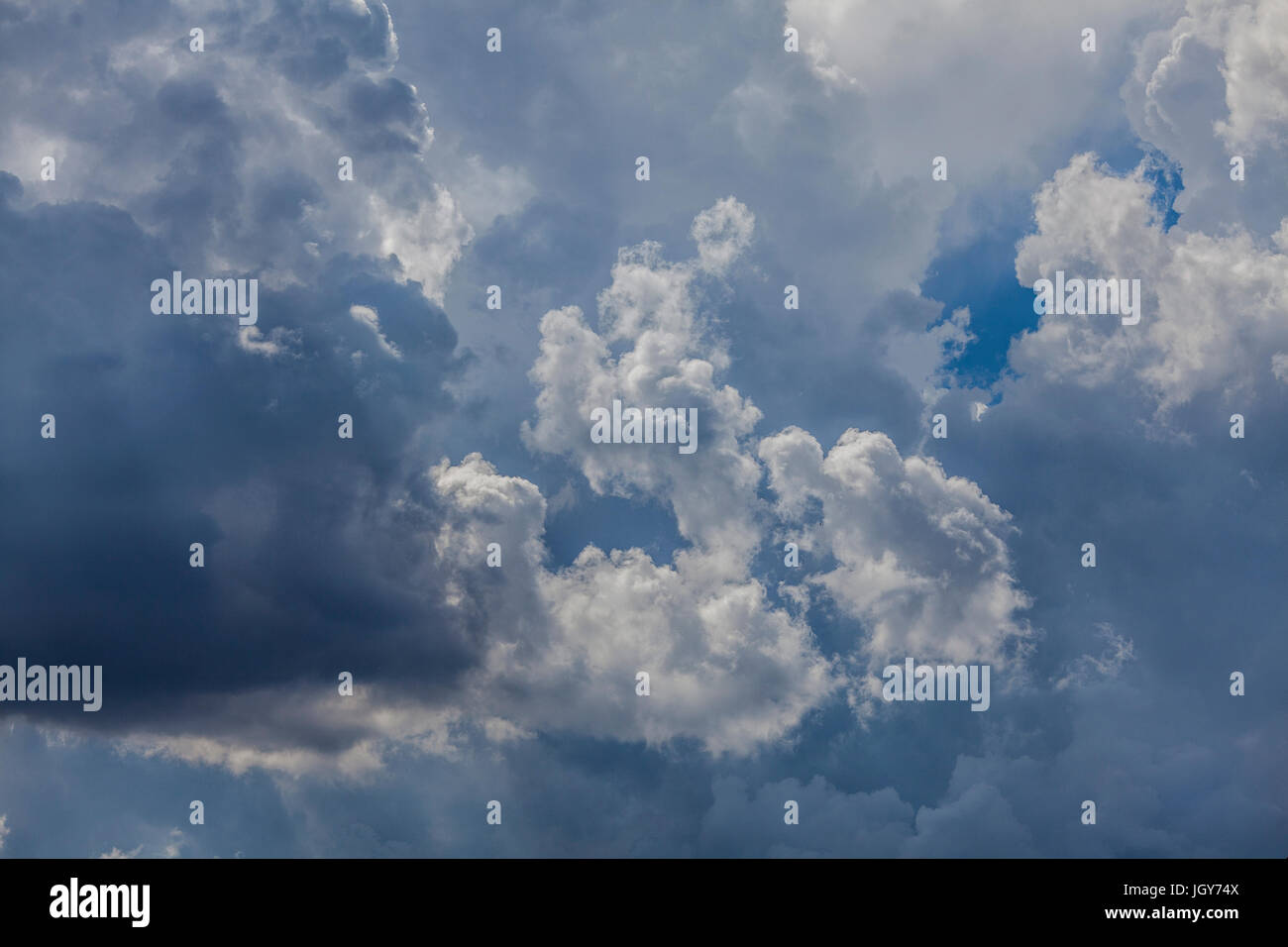 Dettaglio di cloudscape in estate Foto Stock