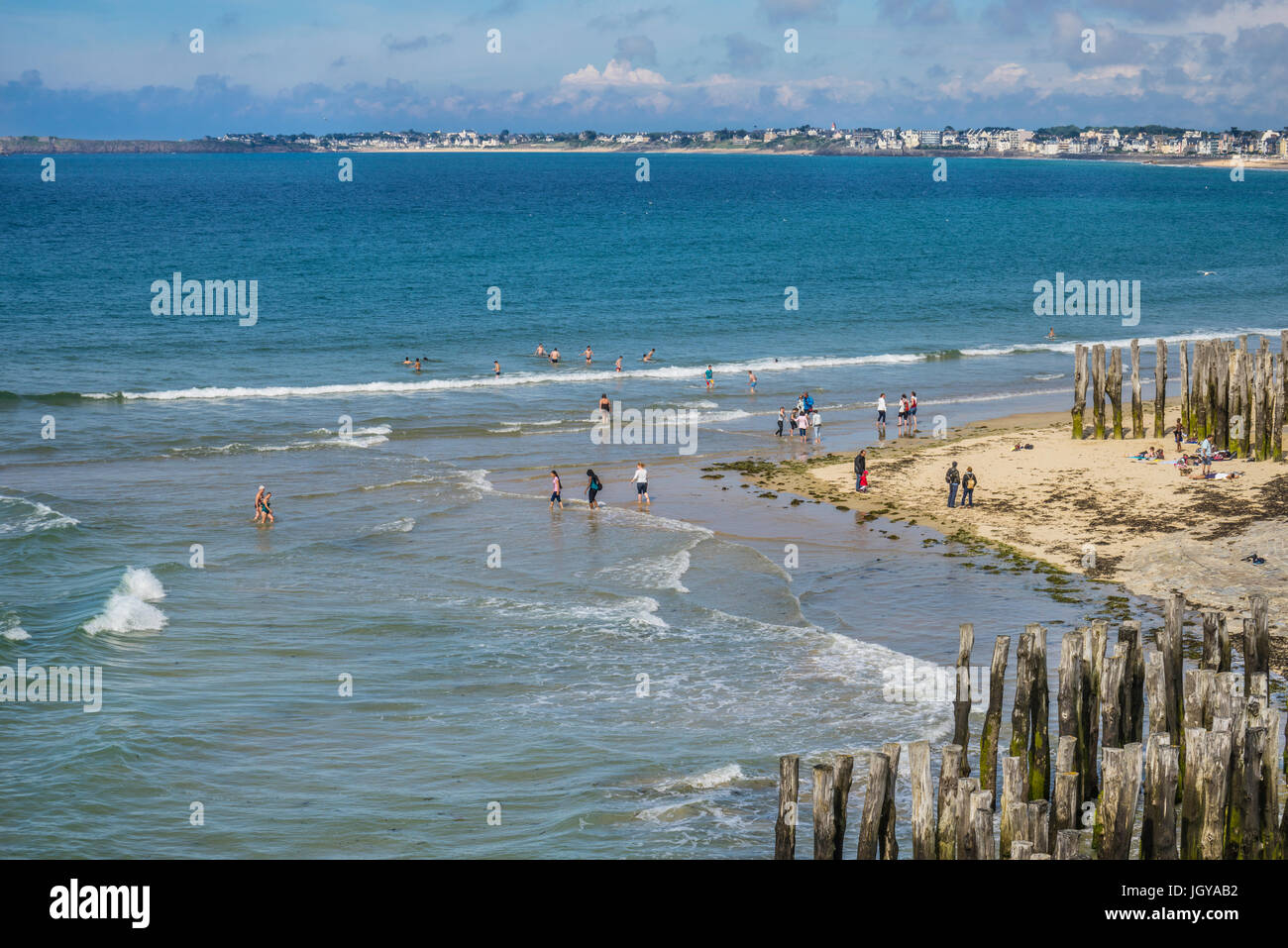Francia, Bretagna, Saint-Malo Plage de l'Éventail spiaggia al Gate Saint-Thomas Foto Stock