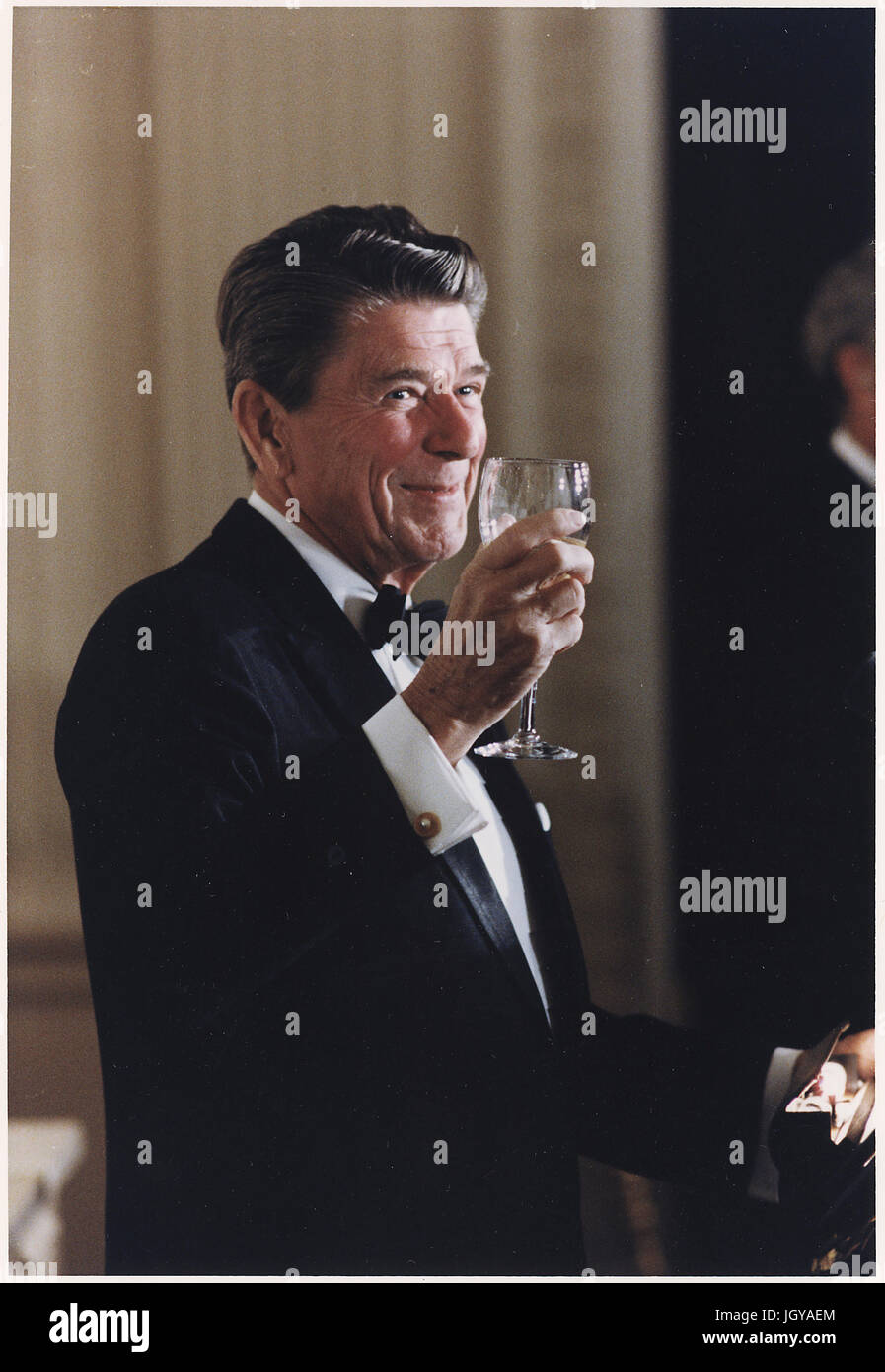 Il presidente Reagan la tostatura in uno stato la cena per il primo ministro australiano Malcolm Fraser Foto Stock