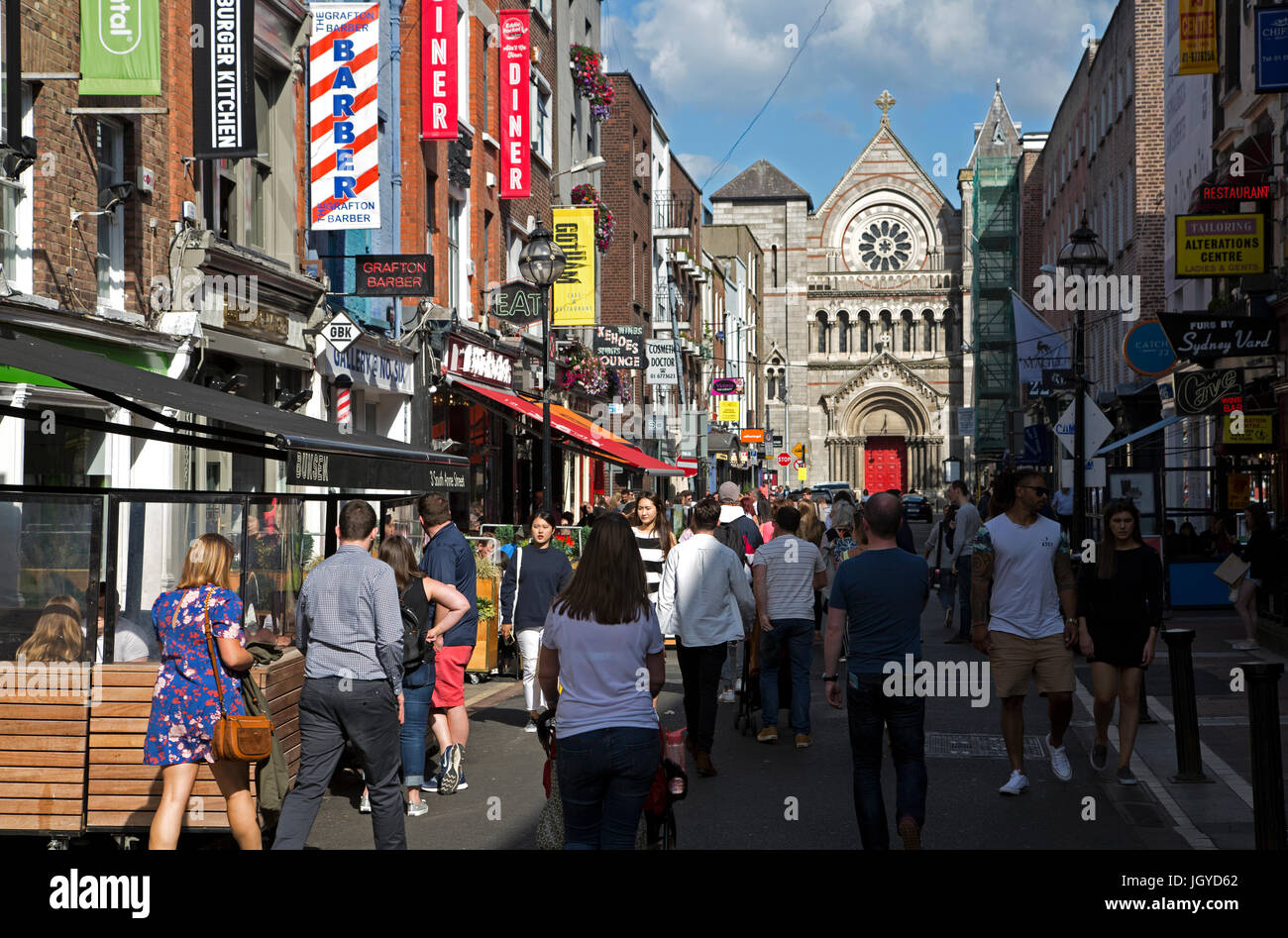 Le persone nella città di Dublino, Irlanda. Foto Stock