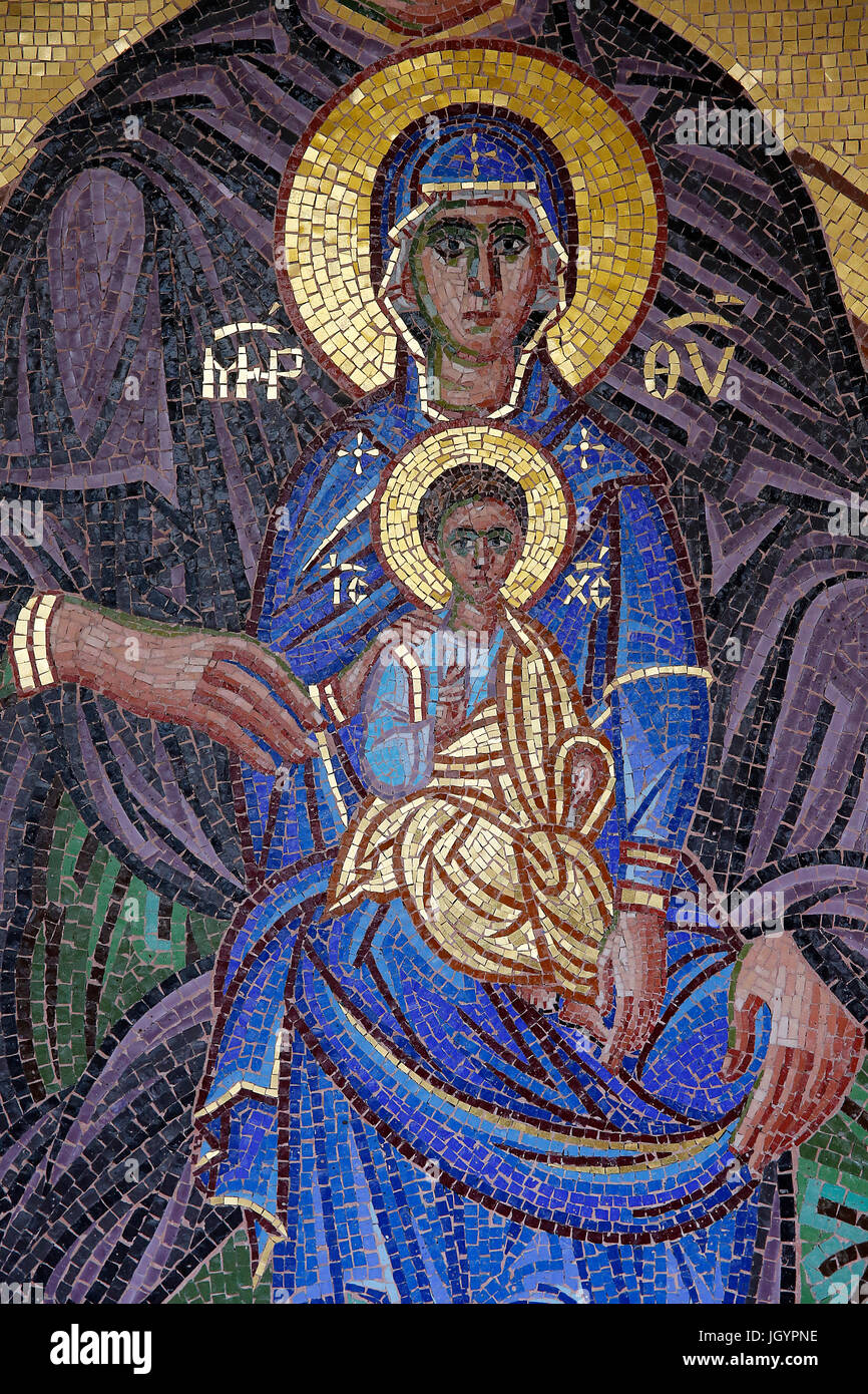 Il Monastero Kykkos, Cipro. Dettaglio del mosaico. St Ann che porta a Maria e a Gesù. Foto Stock