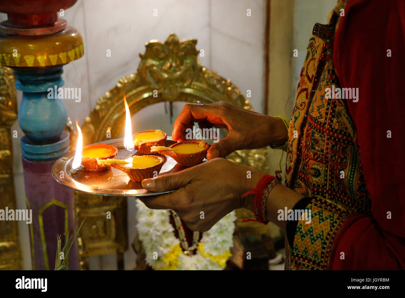 Thaipusam (Tamil nuovo anno) la celebrazione a Parigi Ganesh tempio. La Francia. Foto Stock