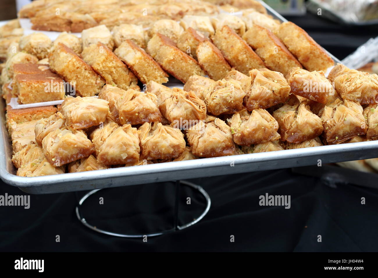 Un vassoio del Medio Oriente il baklava di dessert Foto Stock