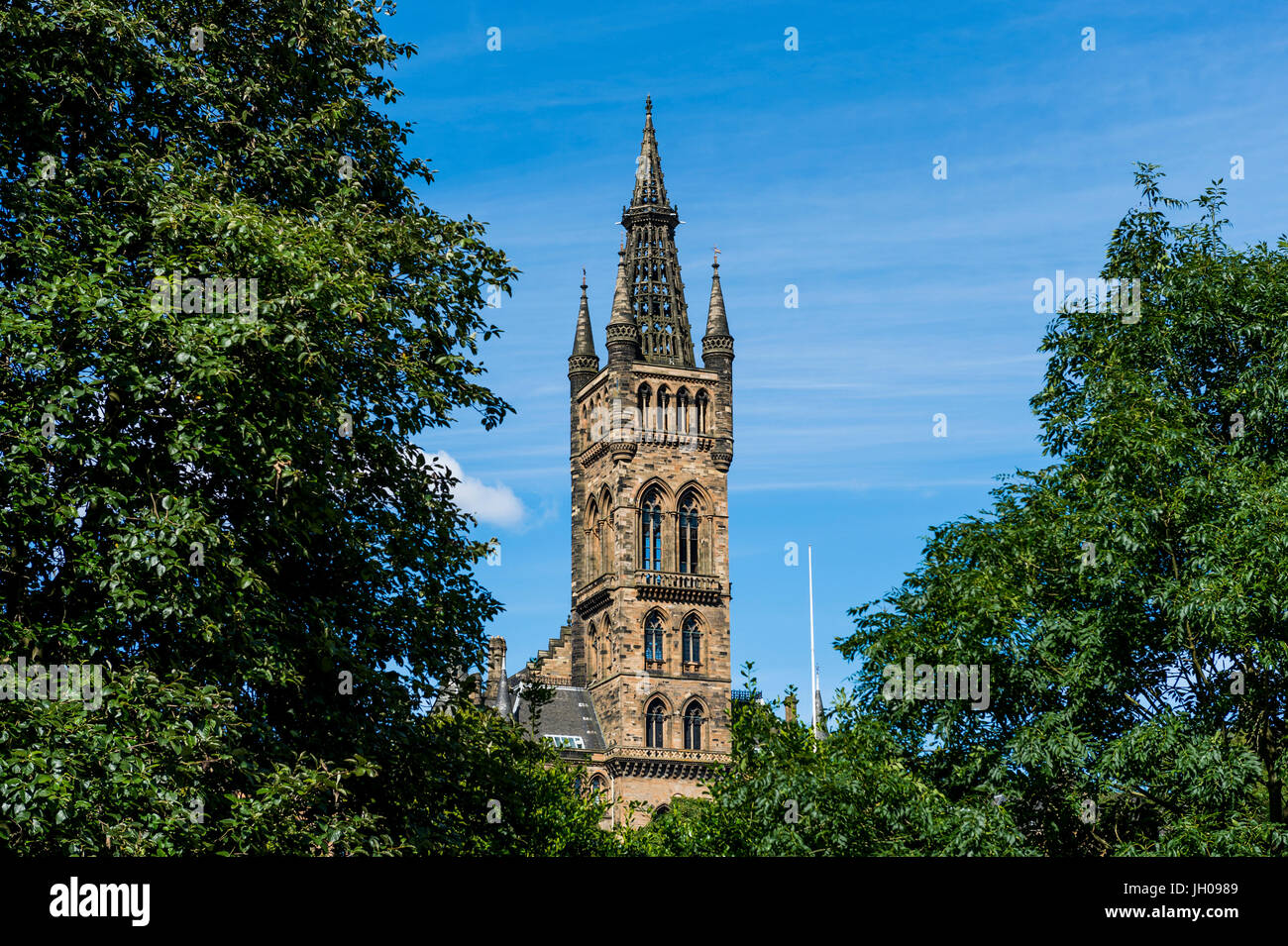 Glasgow, Scotland, Regno Unito - 8 Agosto 2012: la torre gotica dell'Università di Glasgow. Foto Stock