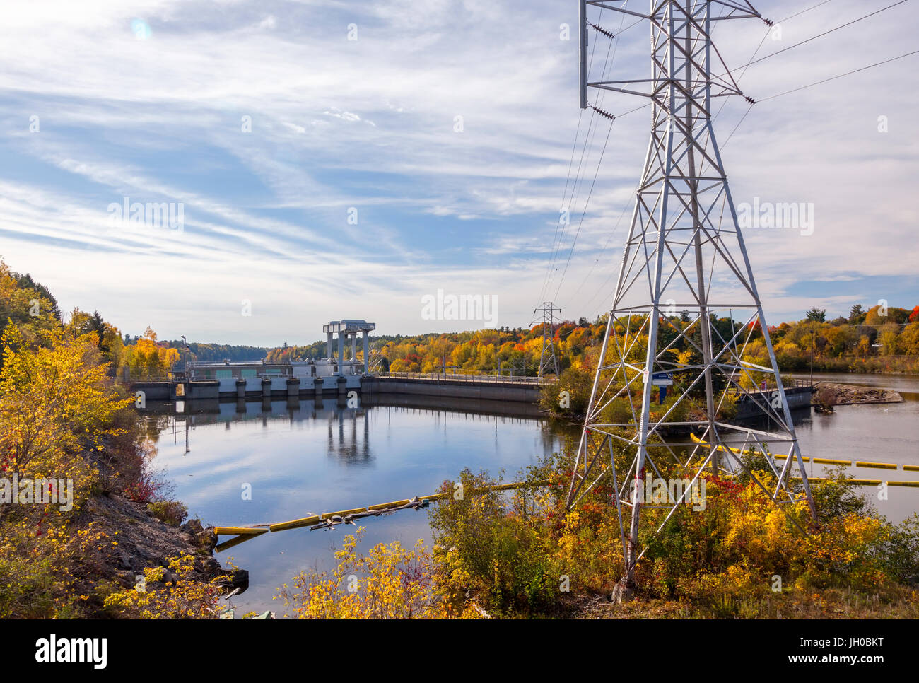 Il Centrale Dufferin, centrale idro-électrique Dufferin à Buckingham è una diga su Rivière du Lièvre o Du Lièvre River in Buckingham, Québec. Foto Stock