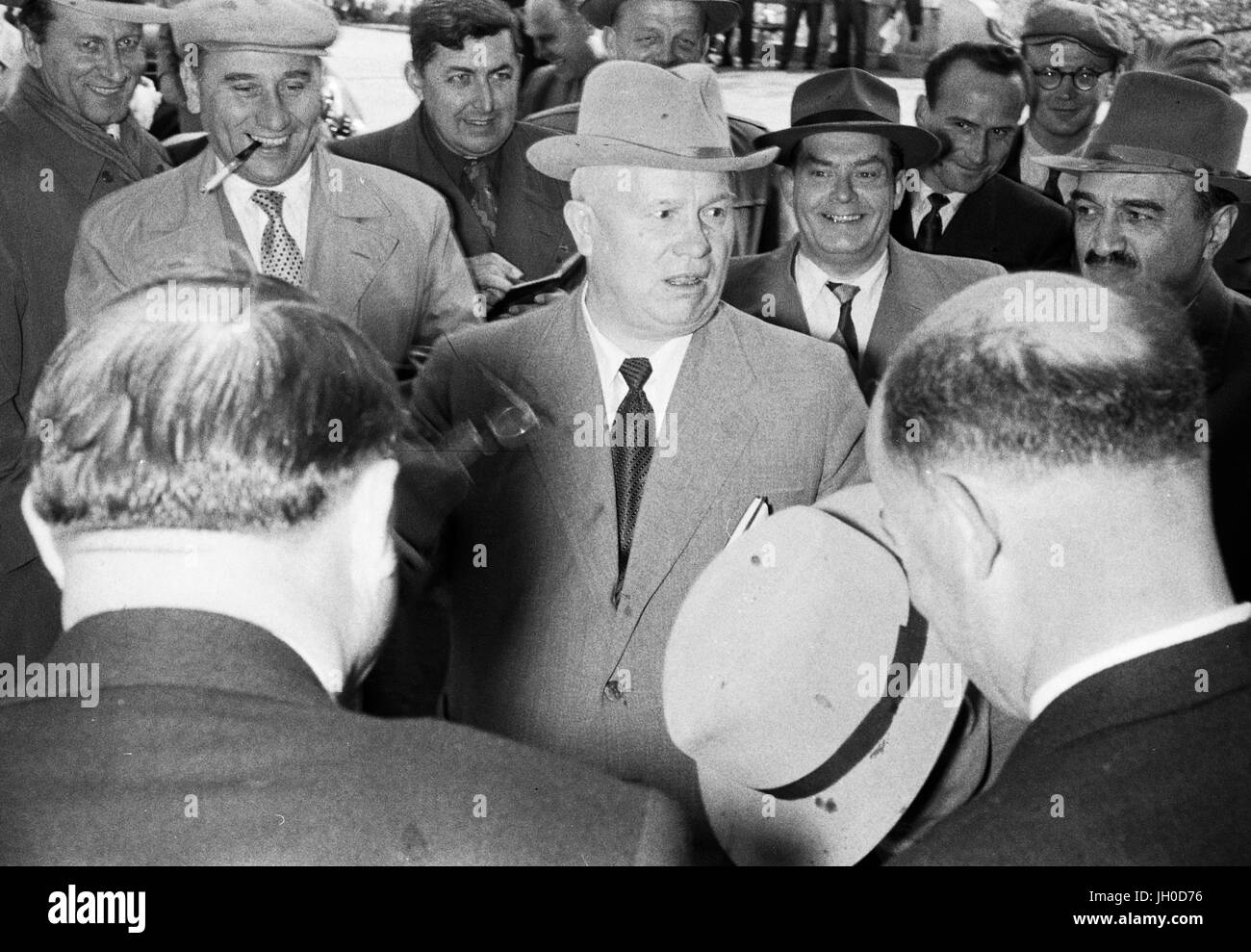 Nikita Khrushchev nel 1955, durante una visita in Jugoslavia per la dichiarazione di Belgrado Foto Stock