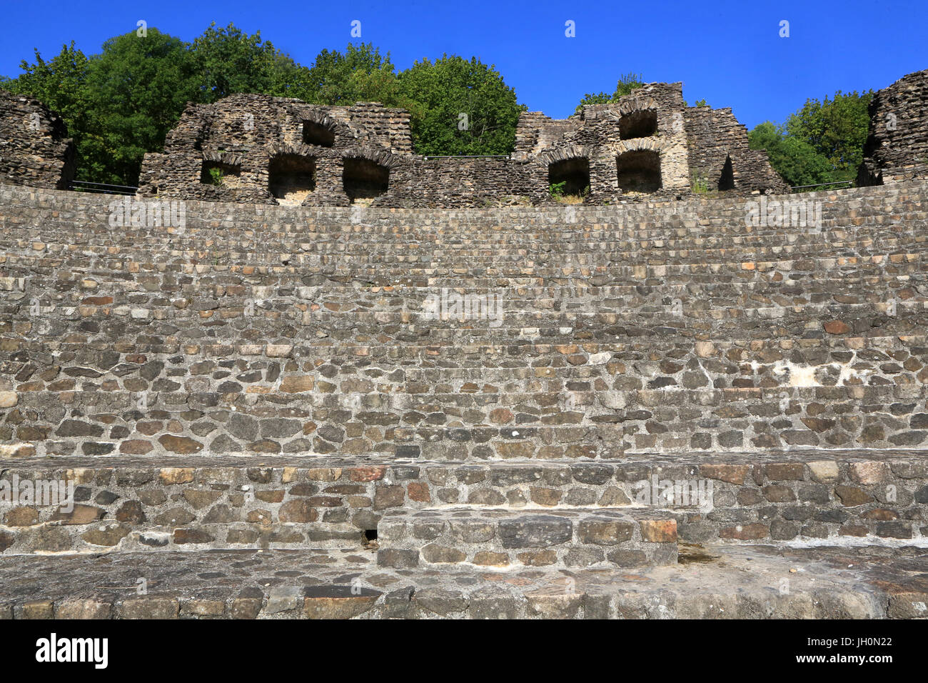 Pavimentazione della ricostituita orchestra. Odeon. Il teatro antico di Lugdunum. Teatro Antico di Fourvire. Lione. La Francia. Foto Stock
