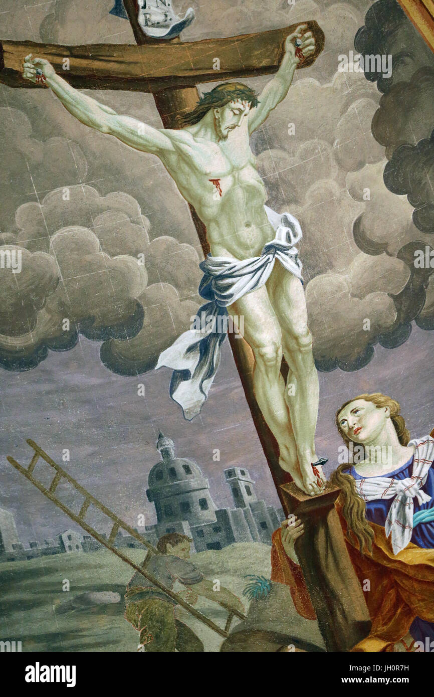 Saint-Nicolas de Veroce chiesa. Gesù sulla croce. La crocifissione. La Francia. Foto Stock