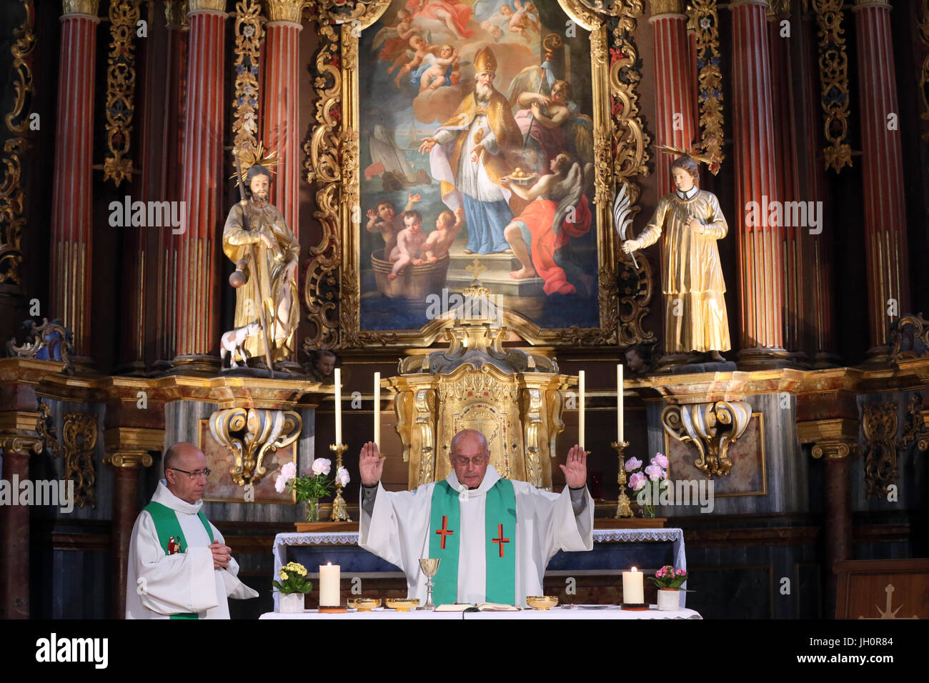 Saint-Nicolas de Veroce chiesa. Catholic mass. La Francia. Foto Stock