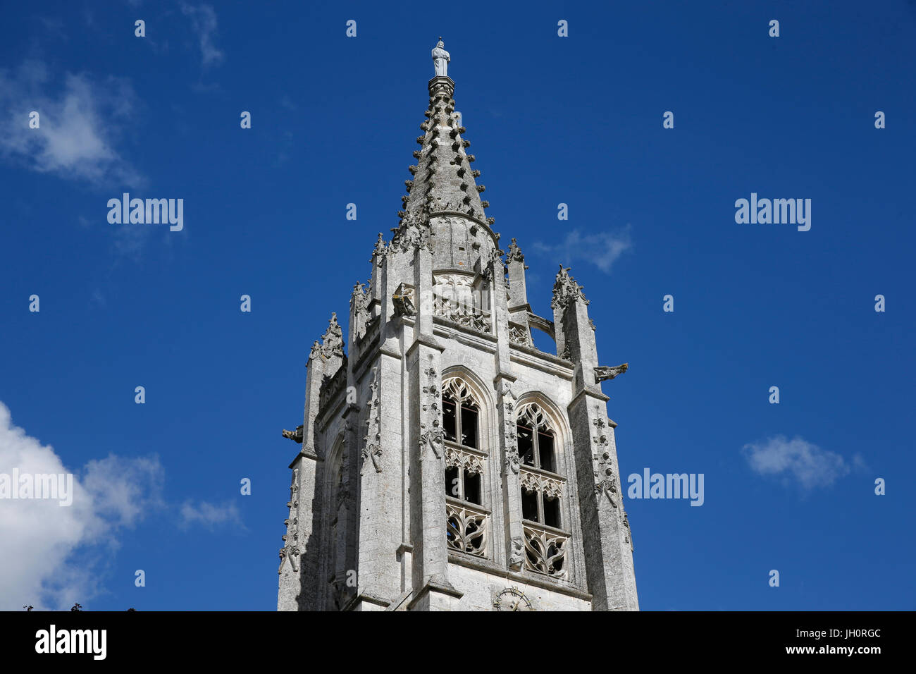 La chiesa di San Pietro la guglia, Beaumontel. La Francia. Foto Stock