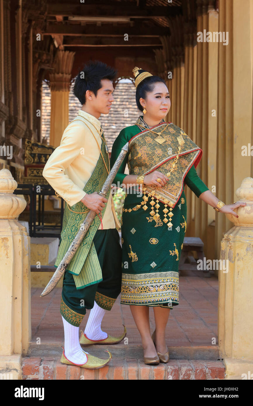 Sposa giovane. Moda. Wat Si Saket. 1819. Ventiane. Laos. Foto Stock Sposa giovane. Moda. Wat Si Saket. 1819. Ventiane. Laos. Foto Stock