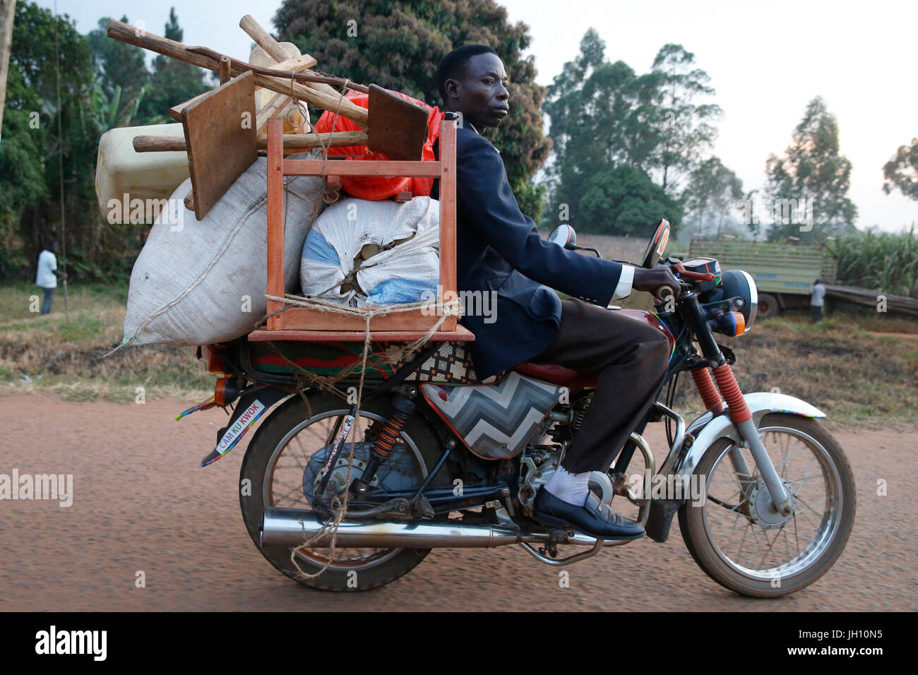 Moto carica immagini e fotografie stock ad alta risoluzione - Alamy