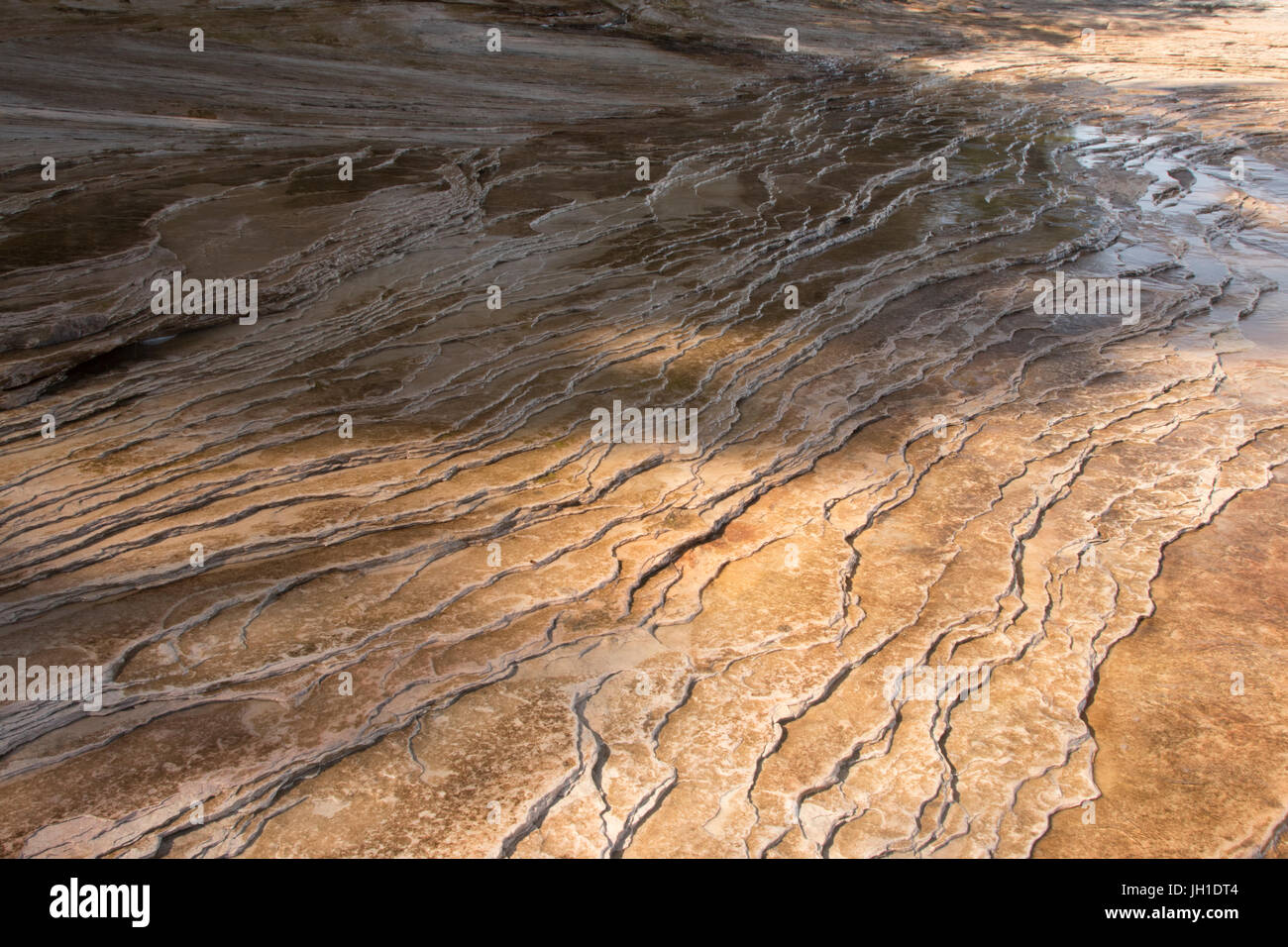 Erosione di onda a Pictured Rocks National Lakeshore in Munising, Michigan Foto Stock