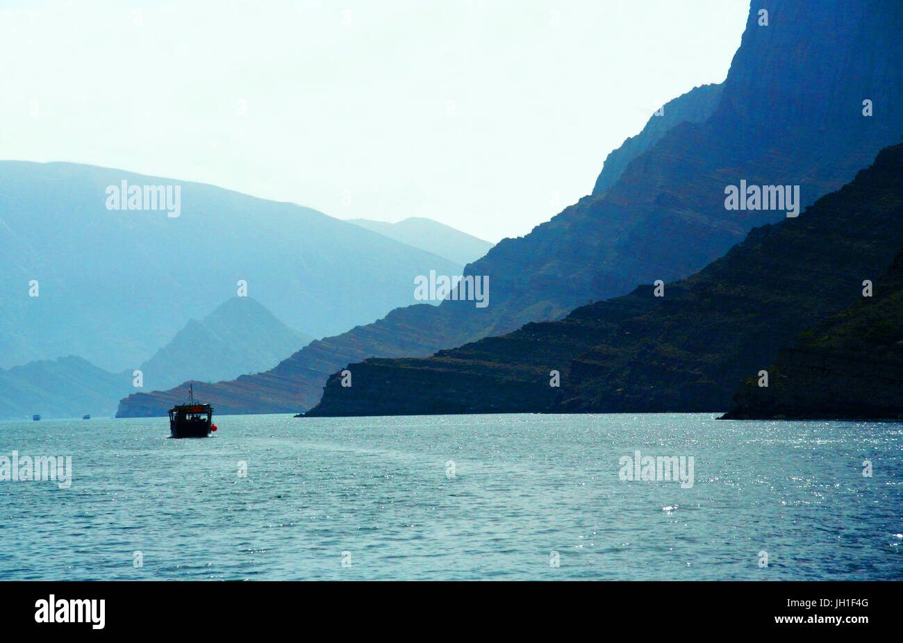 Gita in barca sul Khor ash Sham, penisola di Musandam, Oman Foto Stock