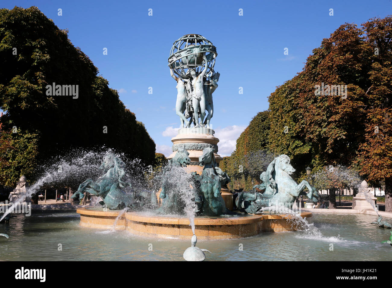 I grandi esploratori' Garde, Parigi. "Le 4 parti del mondo " fontana di bronzo disegnato da Carpeaux e scolpito da Davioud nel 1875. La Francia. La Francia. Foto Stock