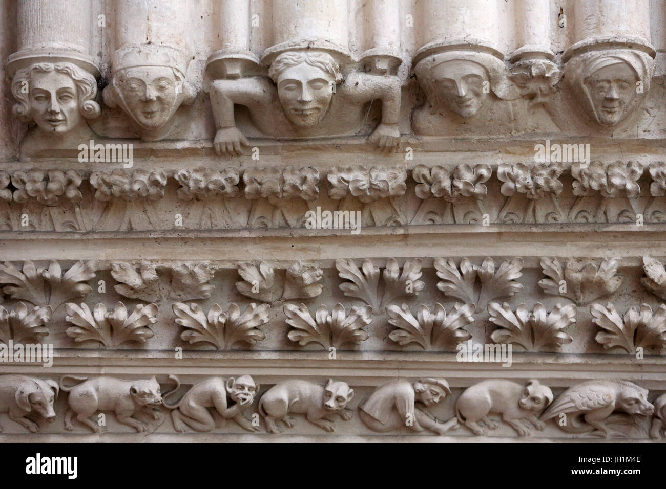 Notre Dame de vede la cattedrale. Il coro di sculture. La Francia. Foto Stock