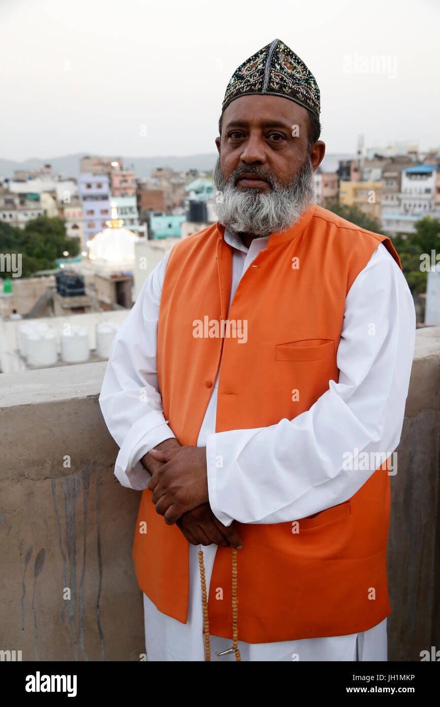 Peer Syed Mohammed Ali Chisty nella sua casa affacciata Ajmer dargah Sharif, Rajasthan. India. Foto Stock