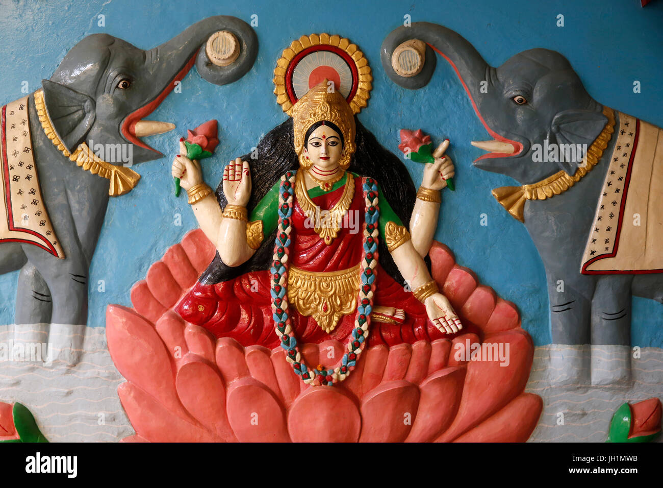 Laxmi sollievo in un tempio Vrindavan. India. Foto Stock
