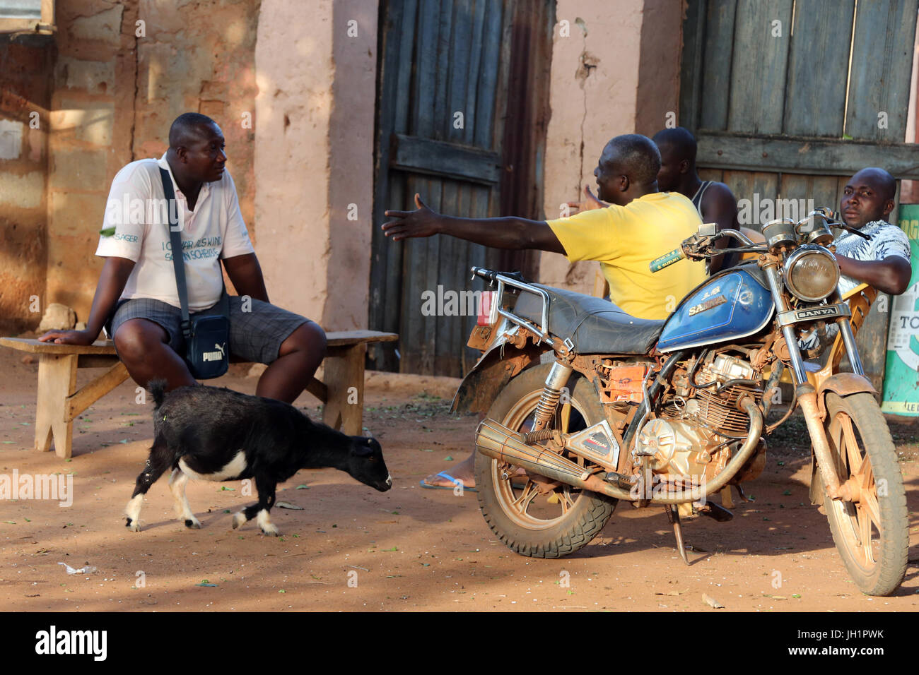 Vita di villaggio africana. Togoville. Il Togo. Foto Stock
