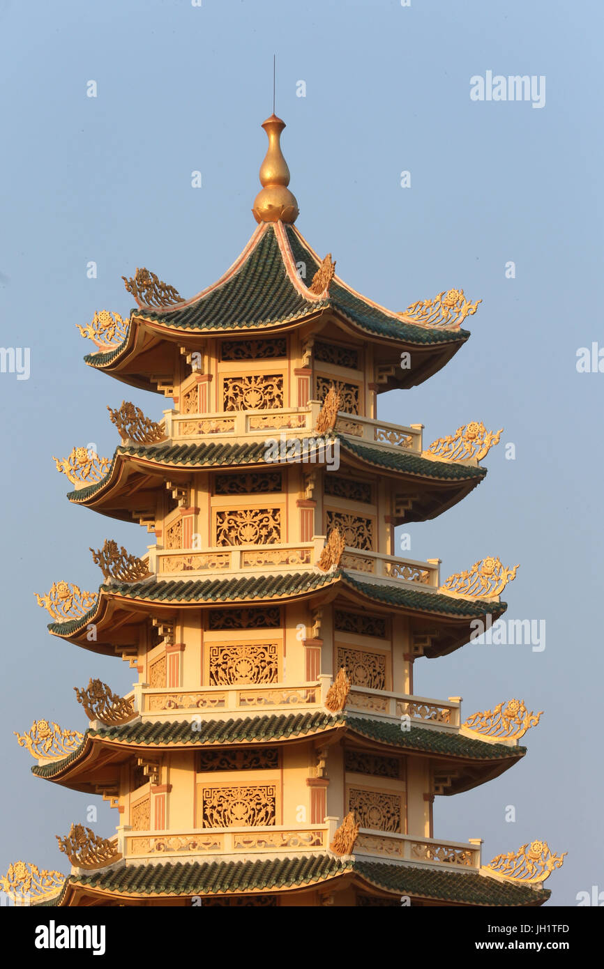 Iam Tong Lam Tu tempio buddista. Torre. Ba Ria. Il Vietnam. Foto Stock