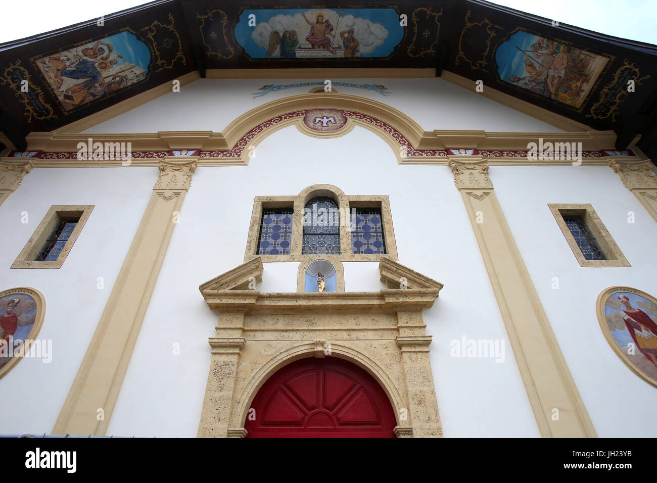 Restauro di Saint Gervais chiesa barocca. Facciata dopo i lavori di ristrutturazione. La Francia. Foto Stock