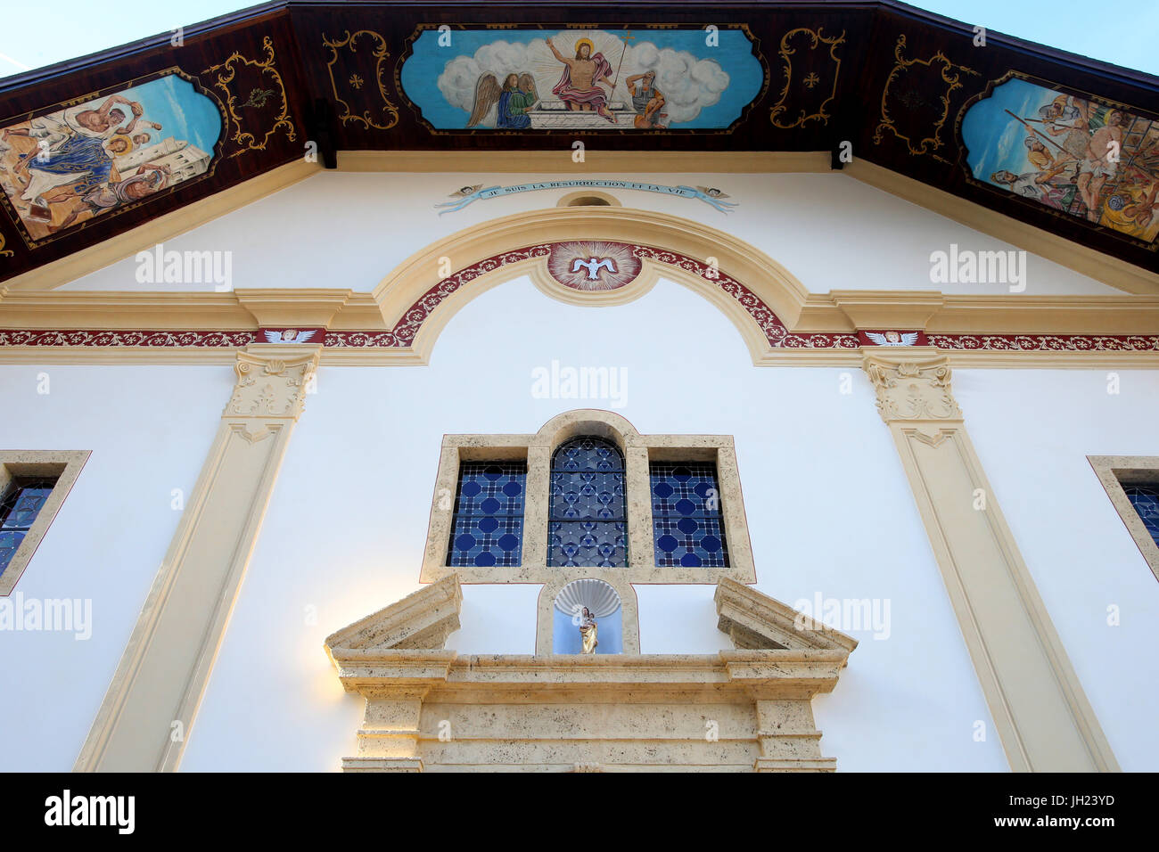Restauro di Saint Gervais chiesa barocca. Facciata dopo i lavori di ristrutturazione. La Francia. Foto Stock