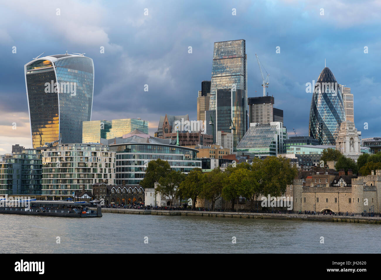 Vista del quartiere finanziario, City of London, Londra, Inghilterra, Regno Unito, Europa Foto Stock