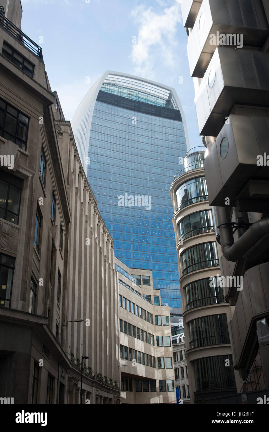 Vista dell'edificio Walkie-Talkie, 20 Fenchurch Street, City of London, EC3, England, Regno Unito, Europa Foto Stock