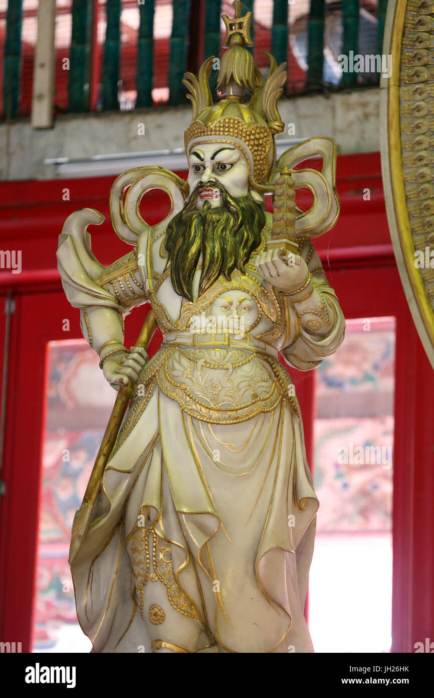 Kong Meng San Phor Kark vedere il monastero. Sala della grande compassione. Vaisravana, il capo dei quattro re celeste. Singapore. Foto Stock