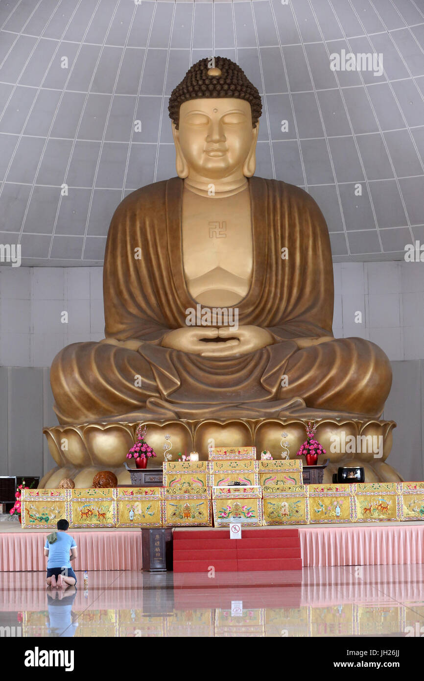 Kong Meng San Phor Kark vedere il monastero. La sala di nessuna forma. Gigante Buddha Shakyamuni statua. Singapore. Foto Stock