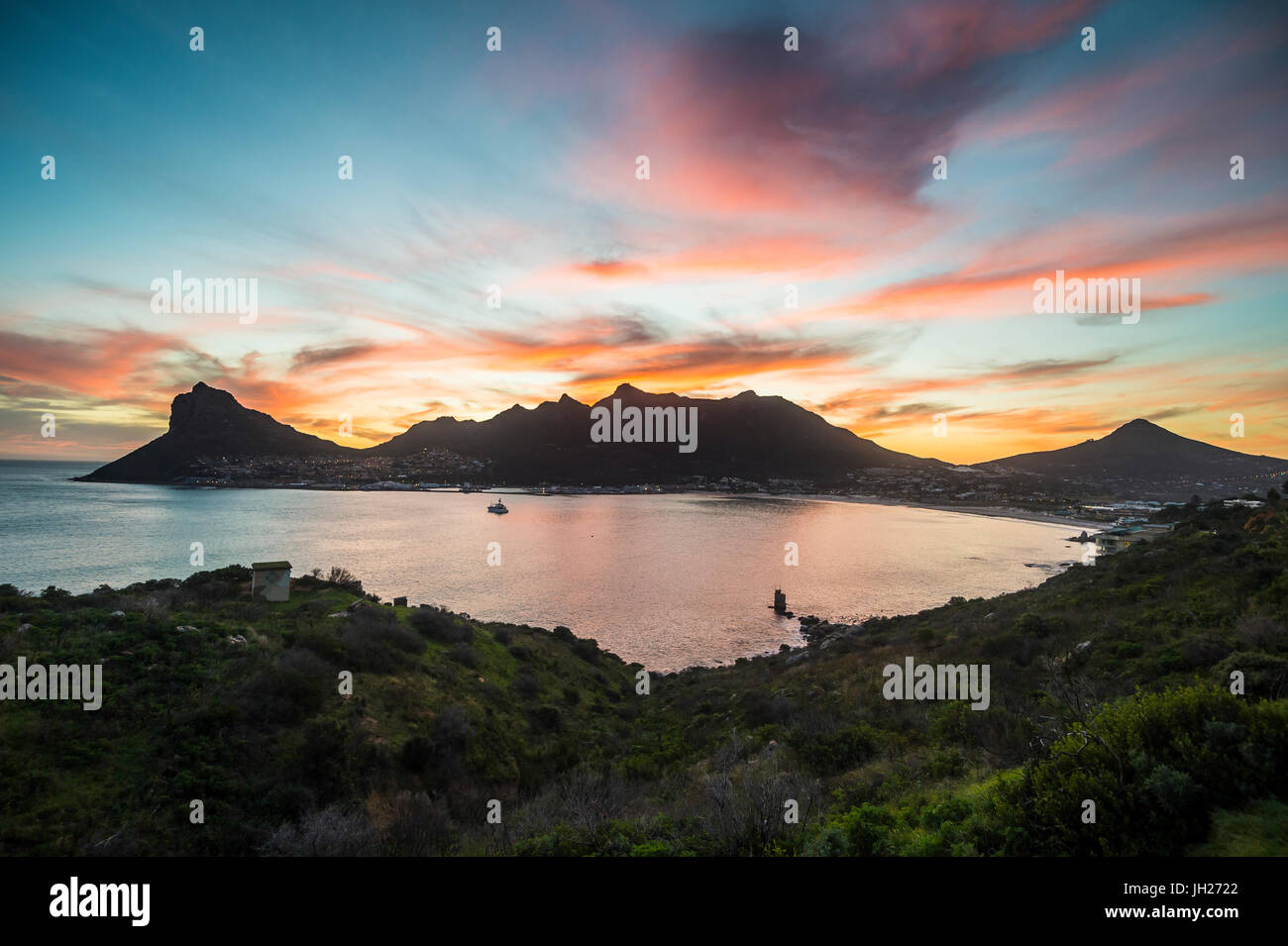 Hout Bay dopo il tramonto, Capo di Buona Speranza, Sud Africa e Africa Foto Stock