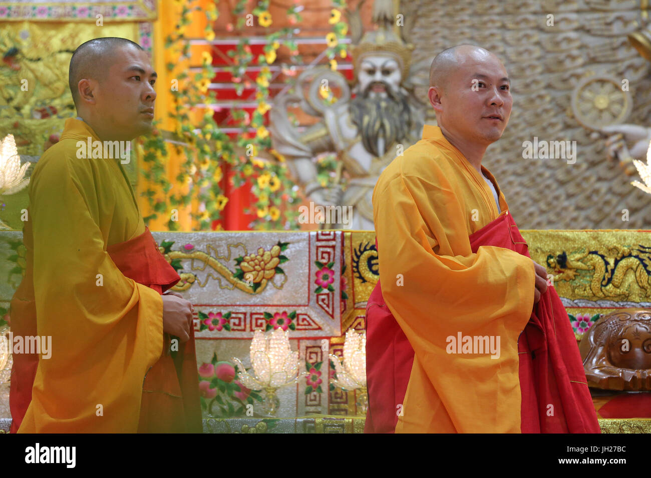 Kong Meng San Phor Kark vedere il monastero. Rito di liberazione di acqua e terra. Cerimonia buddista. Singapore. Foto Stock