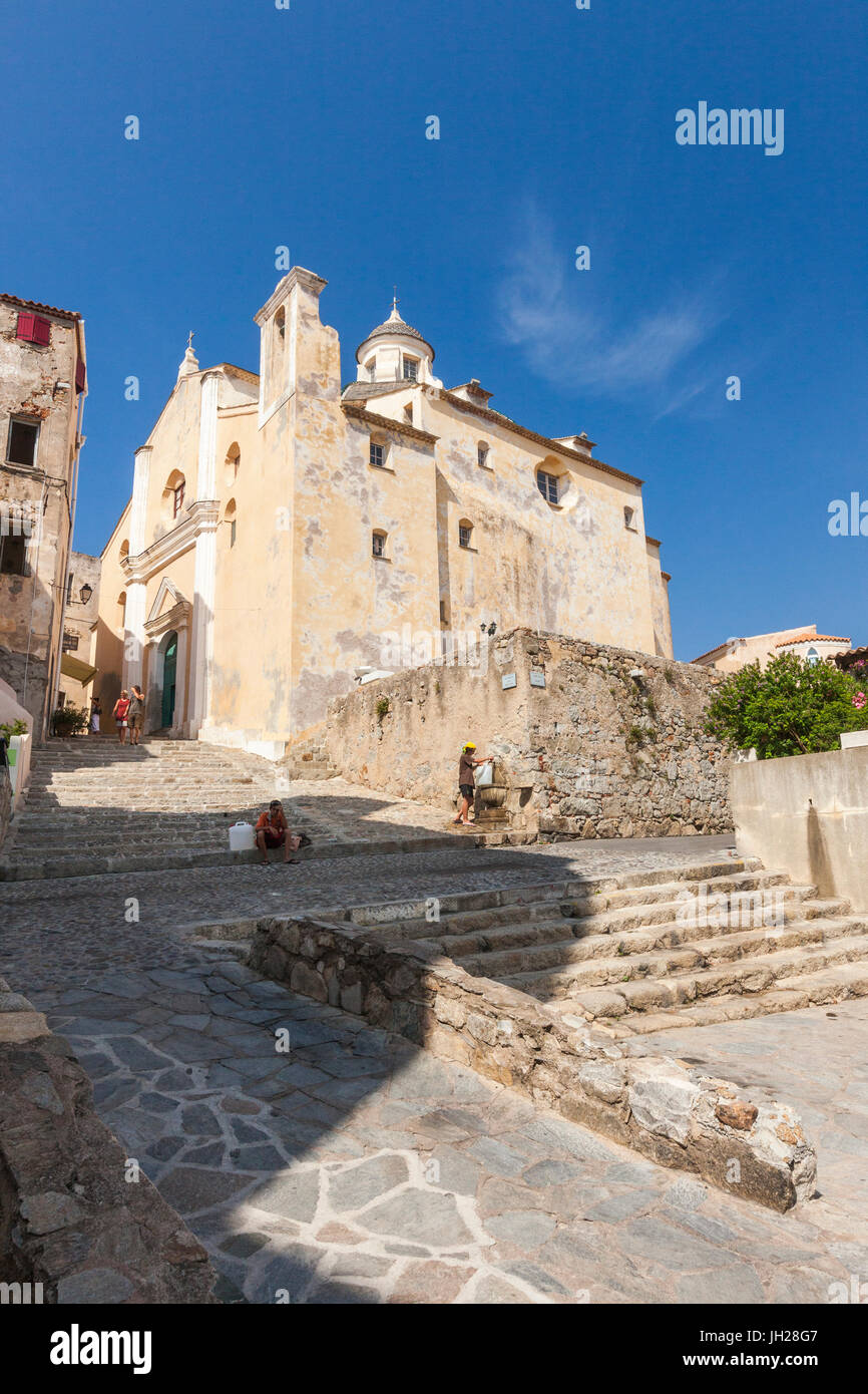 Vista della Cattedrale cattolica romana San Jean Baptiste a Calvi, Balagne, Northwest Corsica, Francia, Europa Foto Stock