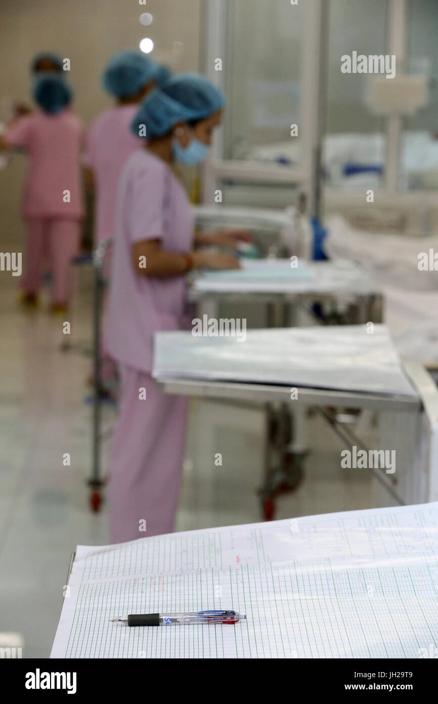 Il Heart Institute offrono elevata qualità della cura di vietnamita di pazienti affetti da malattie del cuore. Unità di cura intensiva. Ho Chi Minh City. Il Vietnam. Foto Stock