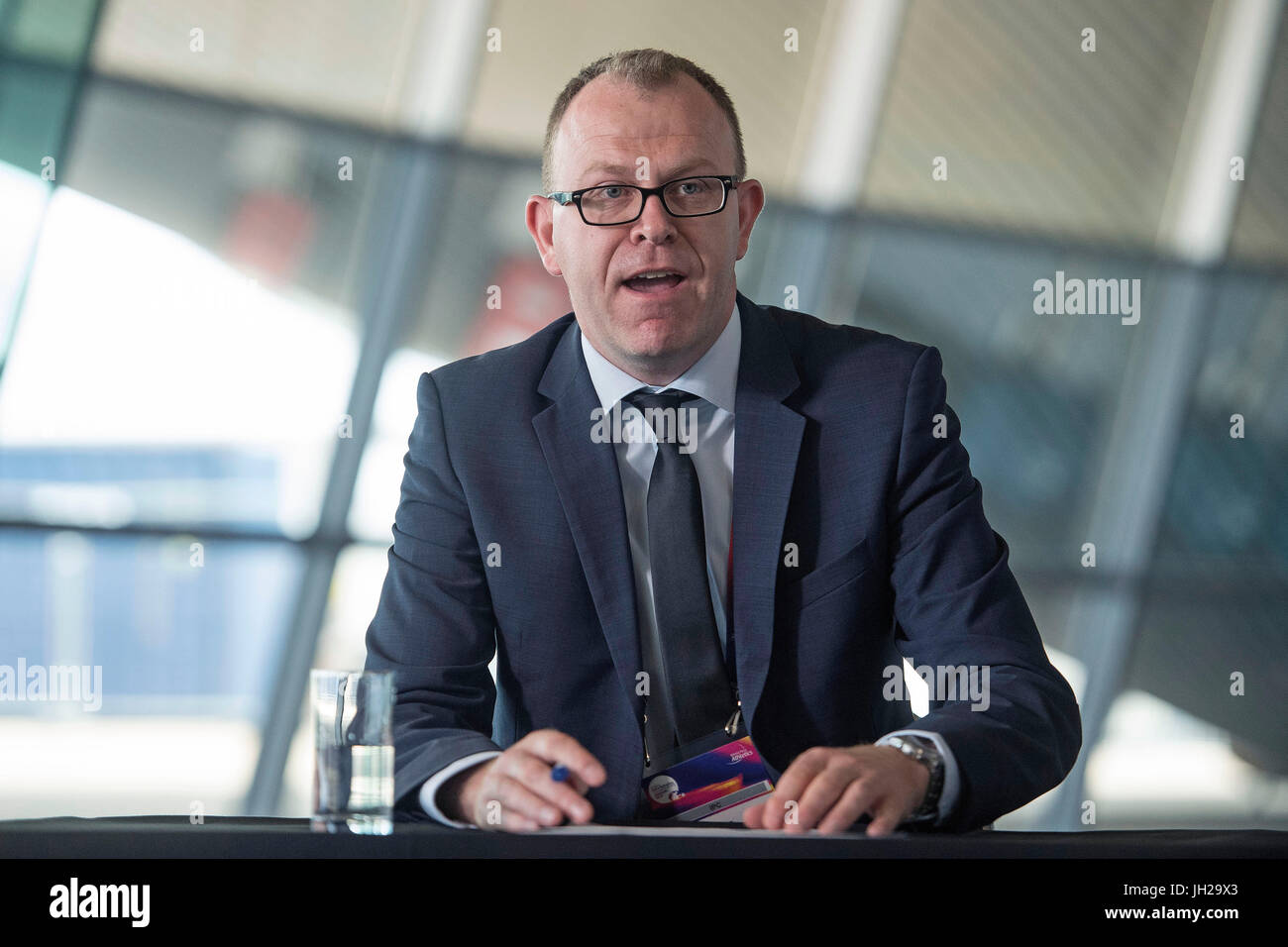 Craig Spence, Direttore del settore dei media e delle comunicazioni presso il Comitato Paralimpico Internazionale, durante la conferenza stampa al Aquatics Centre di Queen Elizabeth Olympic Park . Foto Stock