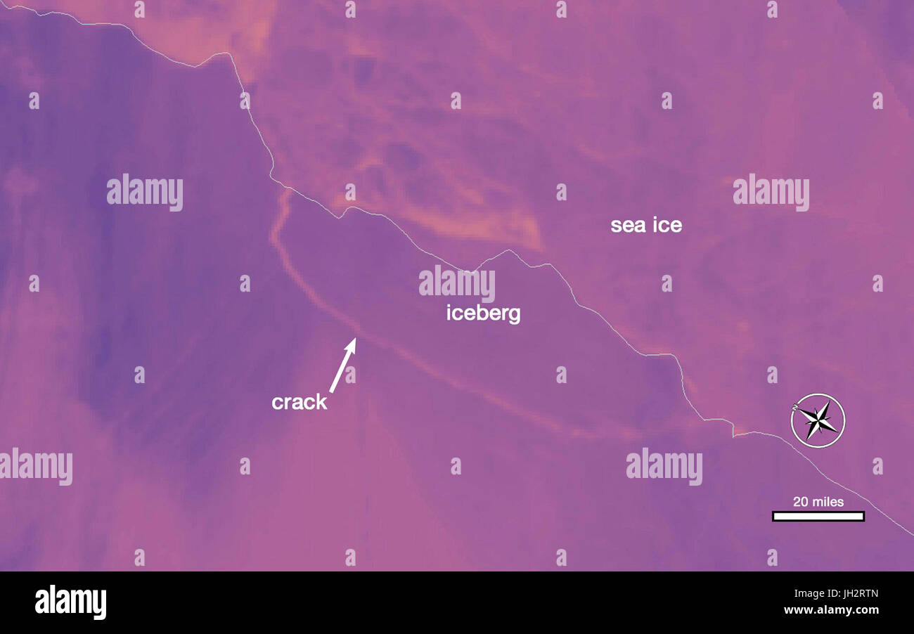 File: l'Antartide. 12 lug 2017. Lunghezza d'onda termica immagine di un iceberg che ha partorito fuori la Larsen C Ripiano ghiaccio creando un gigantesco iceberg due volte la dimensione del Lussemburgo e di cambiare la forma della penisola antartica come si imposta alla deriva nel mare di Weddell Luglio 12, 2017. I colori più scuri sono più fredde e colori più brillanti sono più calde, in modo che il divario tra gli iceberg e il ghiaccio ripiano appare come una sottile linea di leggermente più calda area. Credito: Planetpix/Alamy Live News Foto Stock