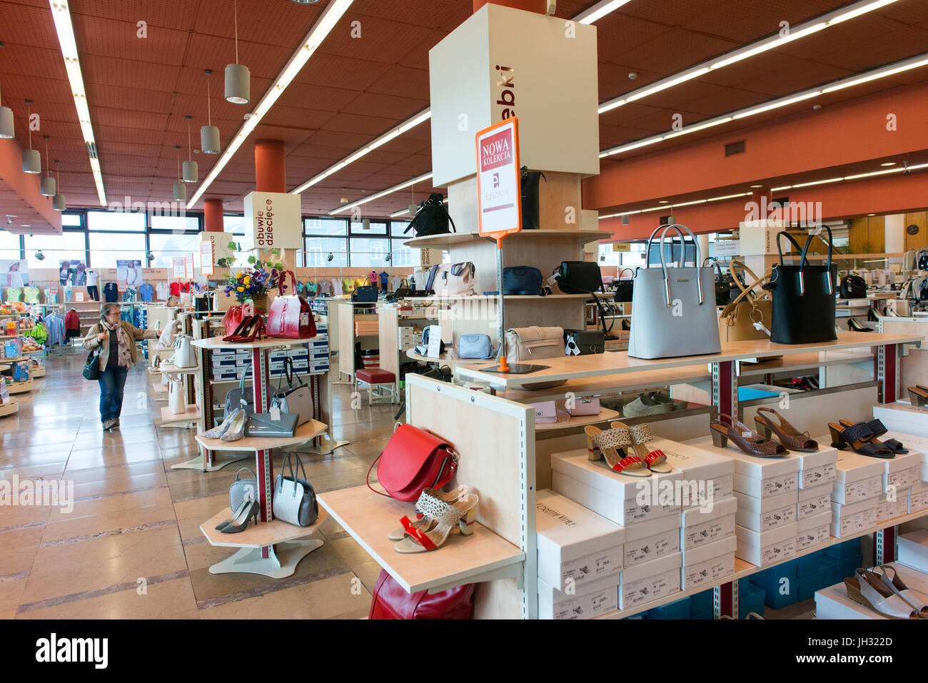 Interno del Jubilat, una storica dell era sovietica department store nel centro di Cracovia. Foto Stock