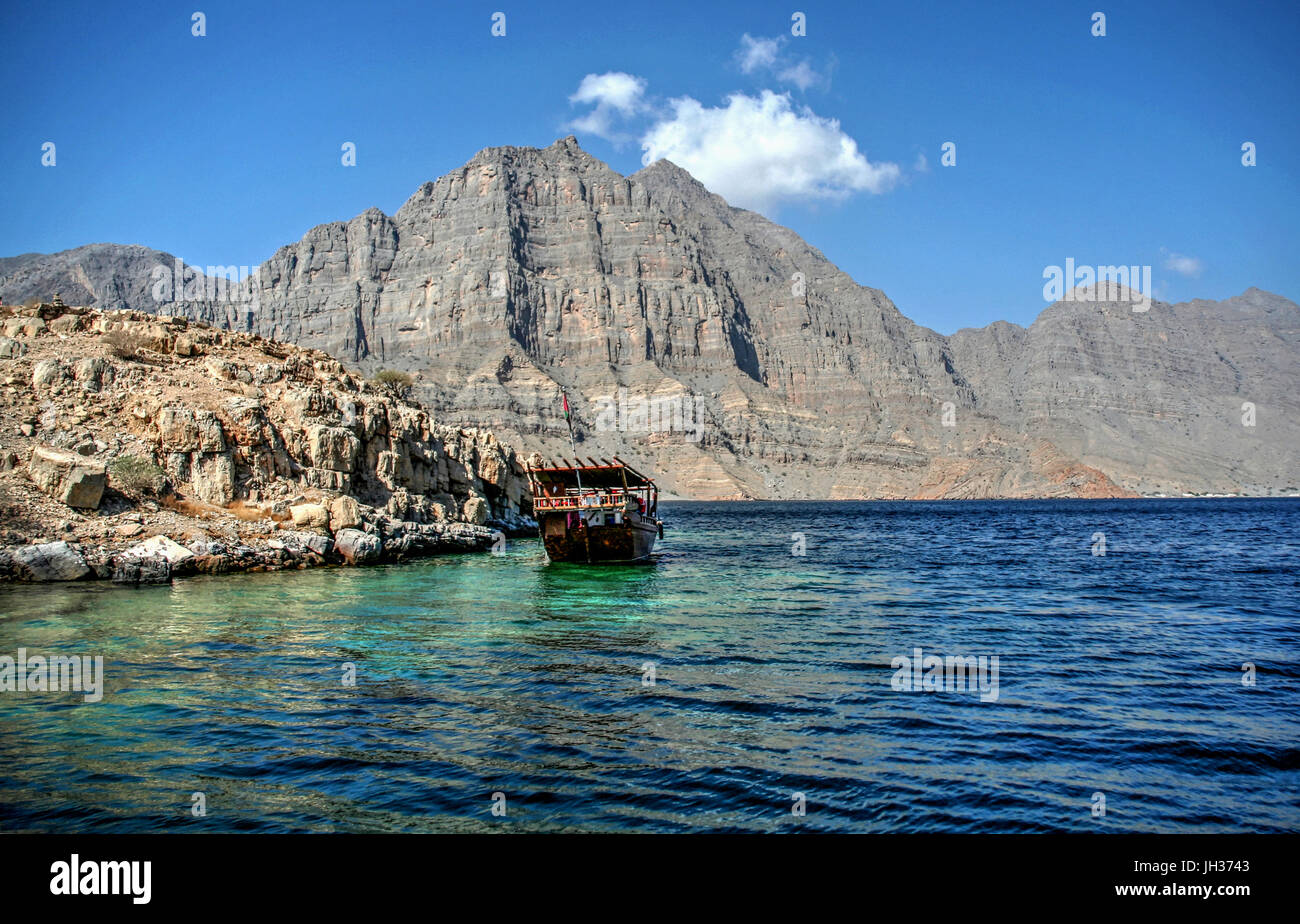 Gita in barca sul Khor ash Sham, Musandam, Oman Foto Stock