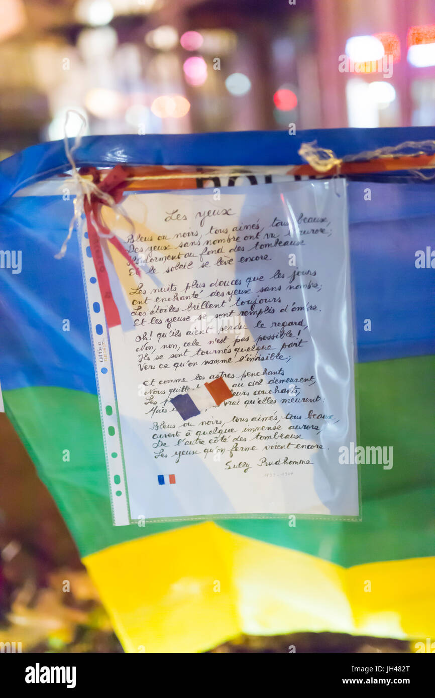 Poesia: les yeux de Sully prudhomme. Gli occhi. Omaggio alle vittime degli attentati terroristici a Parigi il 13 novembre 2015. Foto Stock