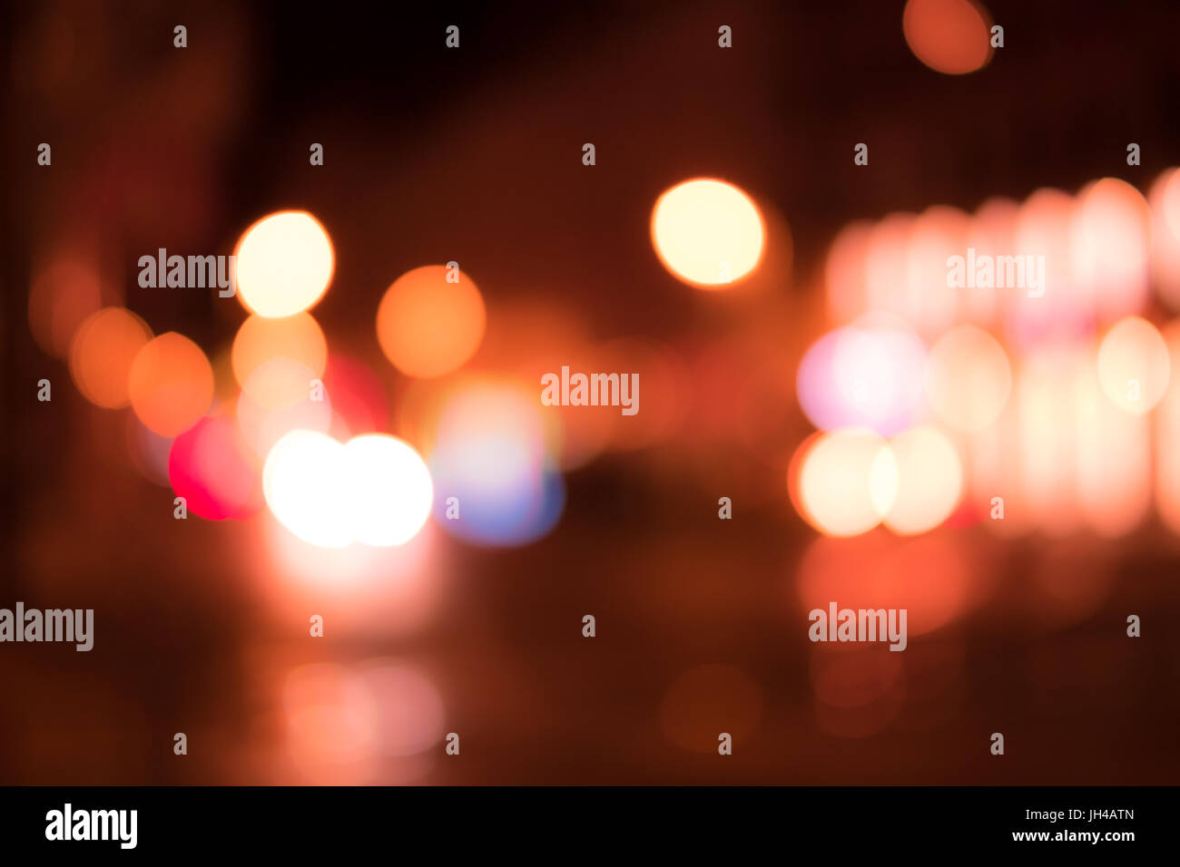 Abstract luci della città di notte - luci bokeh di fondo Foto Stock