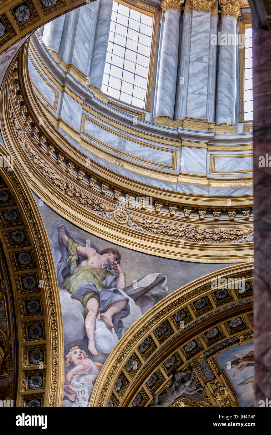 Una vista interna del San Carlo al Corso, Roma, Italia Foto Stock