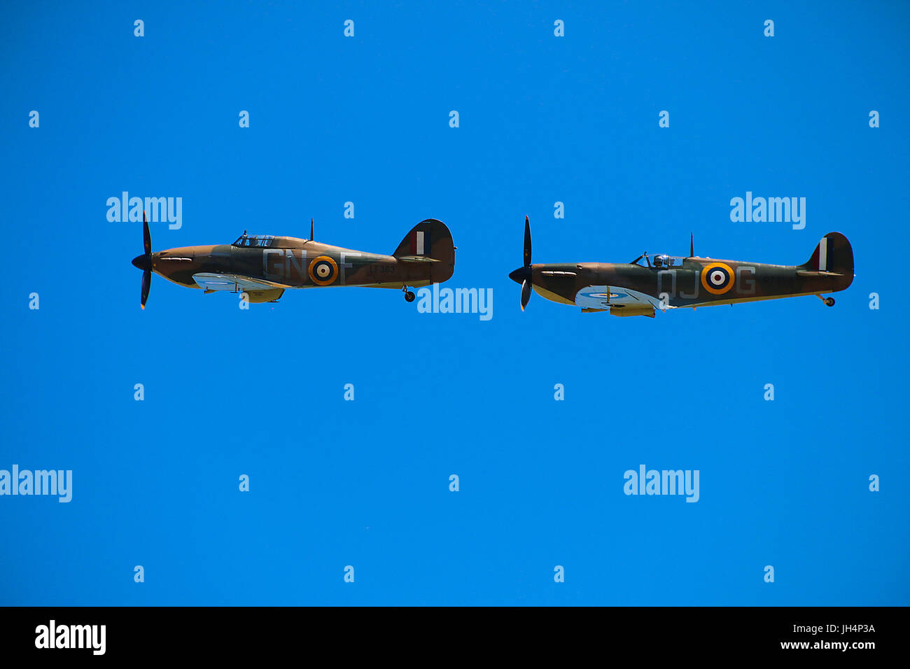RAF Hurricane e Spitfire volare oltre Walmer 2017 Foto Stock