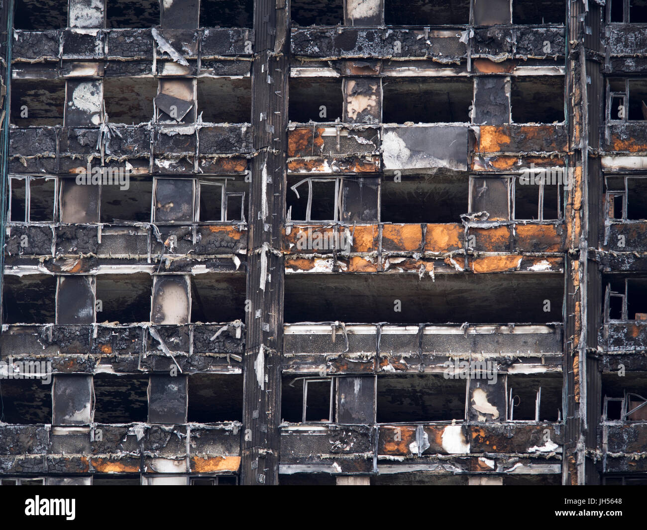 London, Regno Unito - 4 Luglio, 2017: vista ravvicinata del Grenfell a Torre del consiglio appartamenti in cui almeno 80 persone sono date per morte a seguito di una Foto Stock