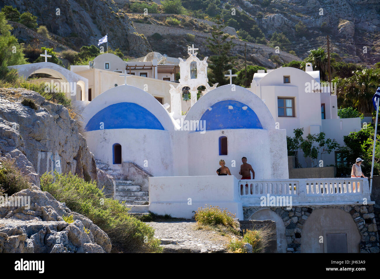 Die kleine kapelle Agios Nikolaos am ende vom Kamari beach, santorin, kykladen, aegaeis, griechenland, mittelmeer, europa | la piccola cappella di Agios nik Foto Stock