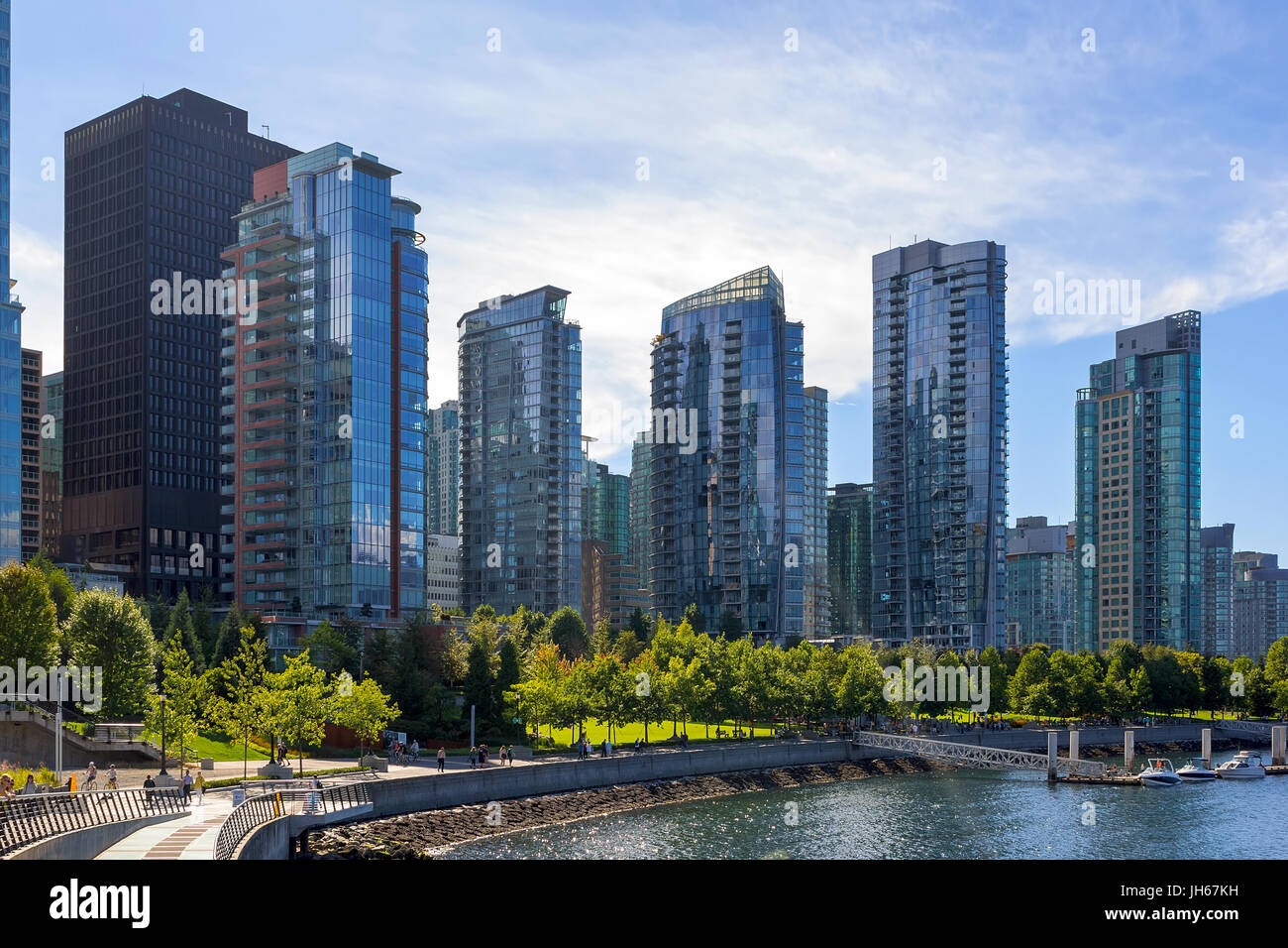 Appartamento condominio che vivono lungo il porto sul lungomare nel centro cittadino di Vancouver British Columbia Canada Foto Stock