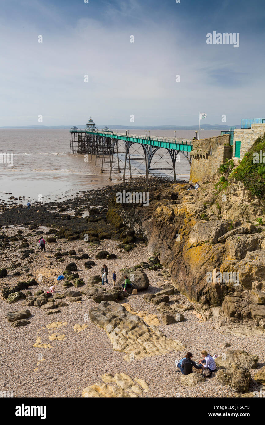 Il restaurato molo vittoriano di Clevedon sul Canale di Bristol, North Somerset, Inghilterra, Regno Unito Foto Stock